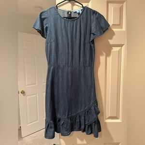Worn 2-3 times. Chambray dress. Size 2.